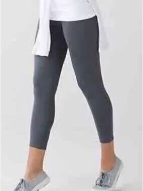 Lululemon NWT Dark Gray Zone In Crop Compression Seamless Yoga Cropped Leggings
